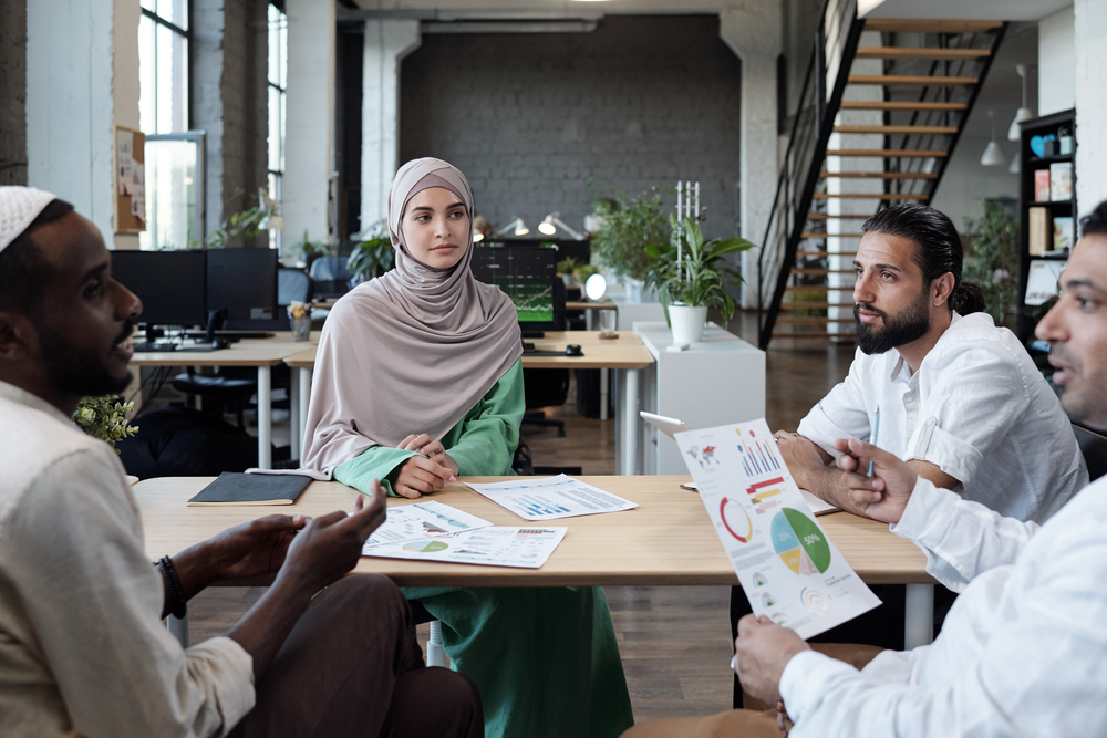 How Branding Agencies Help Businesses Stand Out in a Competitive Market